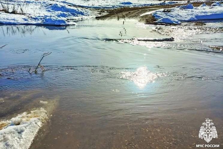 В Смоленской области две реки затопили участки дорог