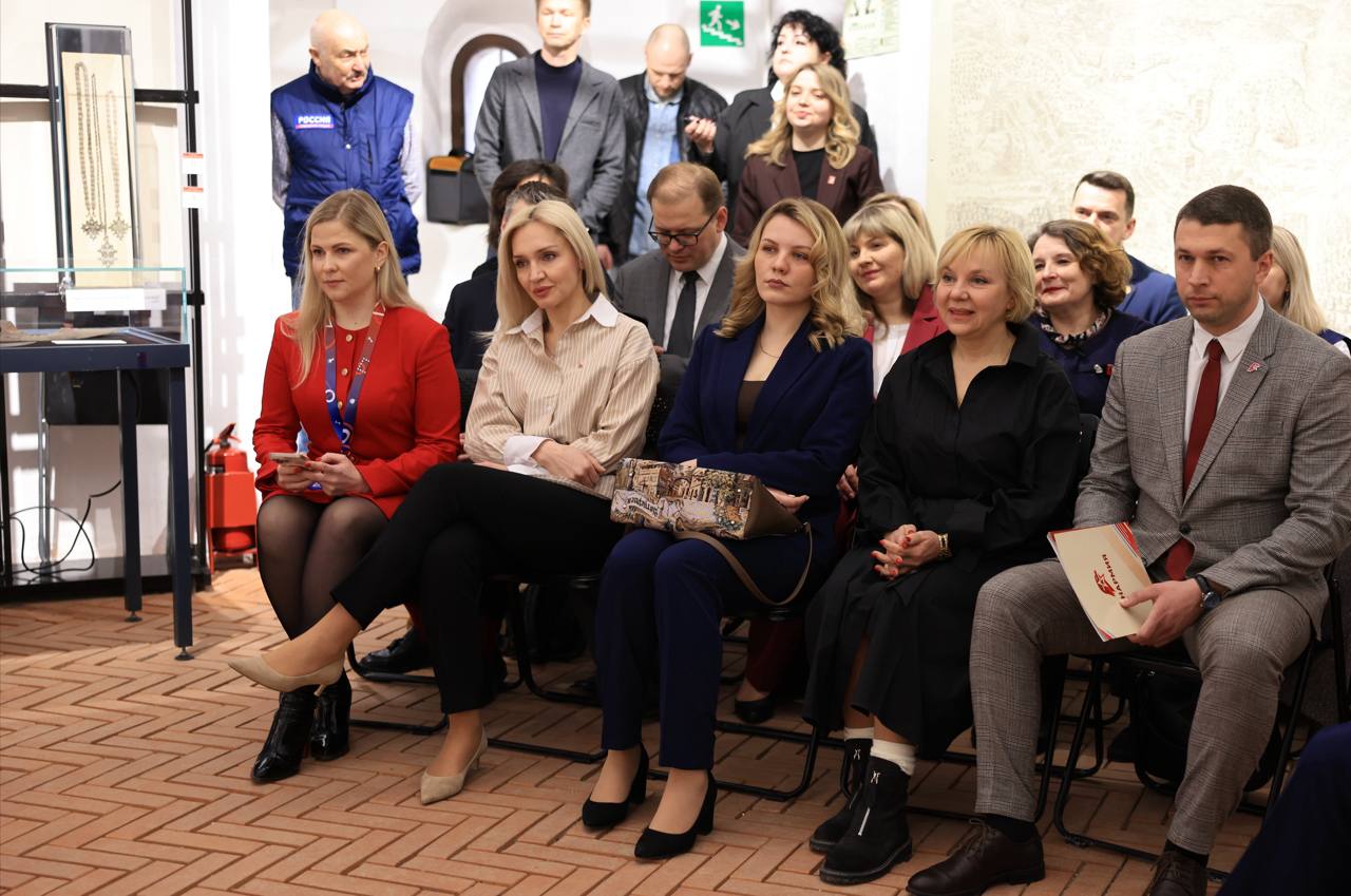 Василий Анохин: Сегодня вместе с активистами "Движения Первых" обсудили ключевые идеи и инициативы по развитию молодежной политики в нашем регионе Василий Анохин: Сегодня вместе с активистами "Движения Первых" обсудили ключевые идеи и инициативы по развитию молодежной политики в нашем регионе