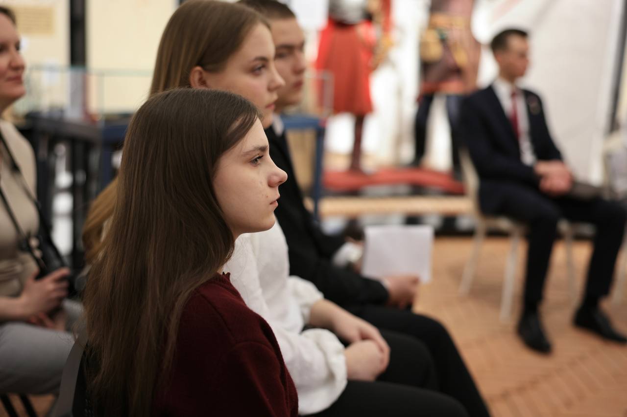 Василий Анохин: Сегодня вместе с активистами "Движения Первых" обсудили ключевые идеи и инициативы по развитию молодежной политики в нашем регионе Василий Анохин: Сегодня вместе с активистами "Движения Первых" обсудили ключевые идеи и инициативы по развитию молодежной политики в нашем регионе