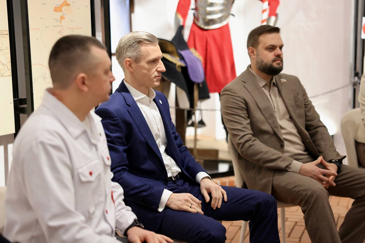 Василий Анохин: Сегодня вместе с активистами "Движения Первых" обсудили ключевые идеи и инициативы по развитию молодежной политики в нашем регионе