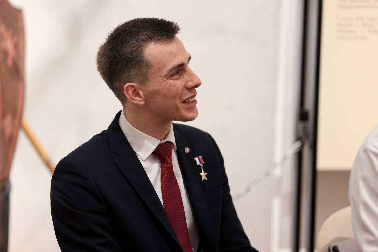 Василий Анохин: Сегодня вместе с активистами "Движения Первых" обсудили ключевые идеи и инициативы по развитию молодежной политики в нашем регионе Василий Анохин: Сегодня вместе с активистами "Движения Первых" обсудили ключевые идеи и инициативы по развитию молодежной политики в нашем регионе