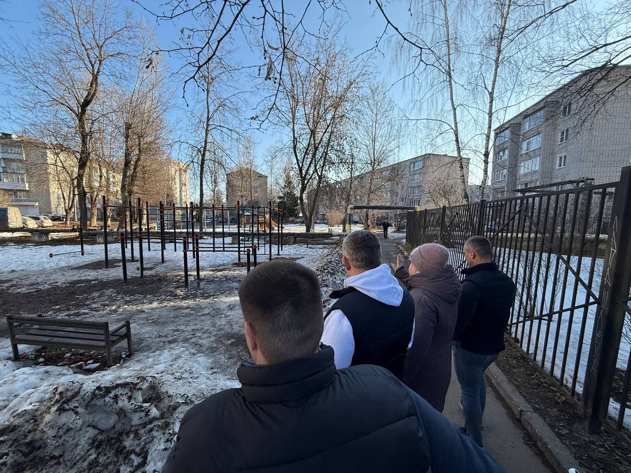 Мэр Смоленска проводит объезд Промышленного района Мэр Смоленска проводит объезд Промышленного района