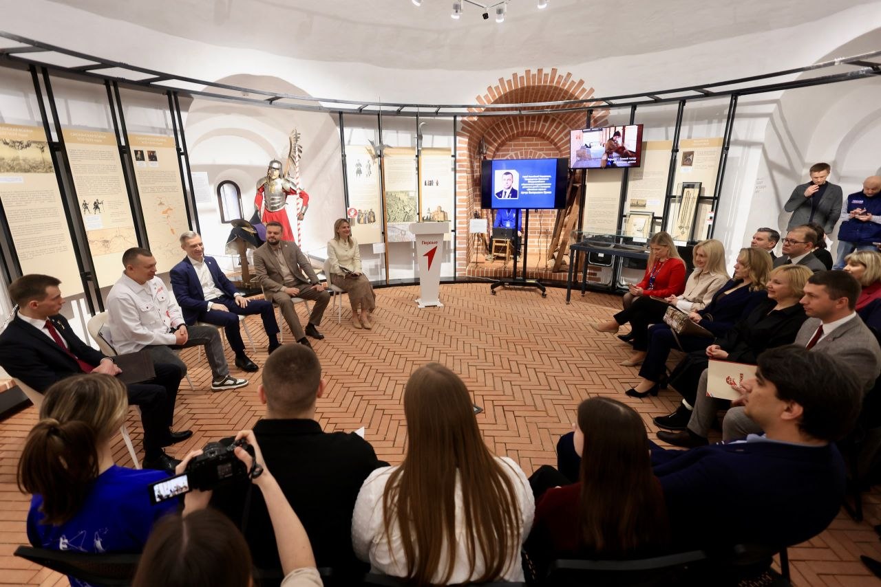 Артём Туров: В Смоленске обсудили перспективы развития молодежной политики и проекты Движения Первых на 2026 год Артём Туров: В Смоленске обсудили перспективы развития молодежной политики и проекты Движения Первых на 2026 год