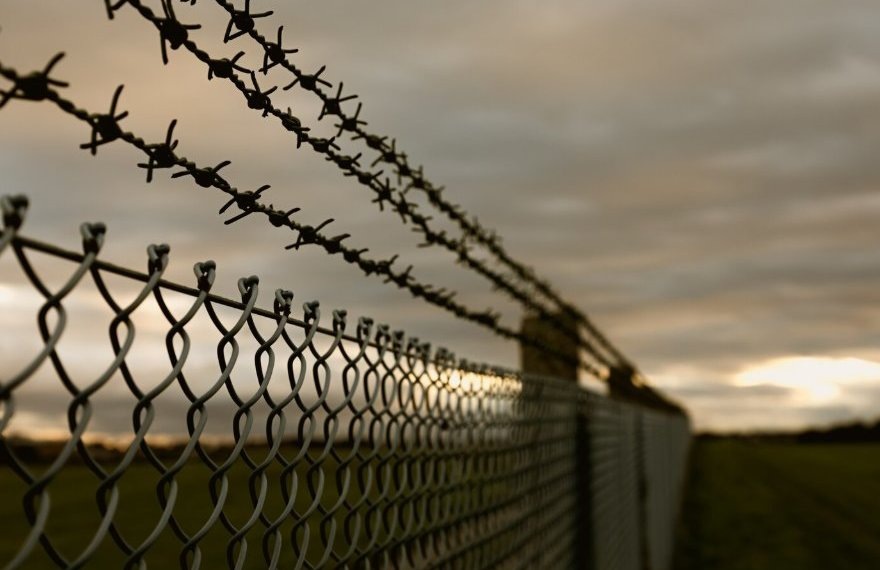 Путин призывает к активным действиям против экстремизма в стране