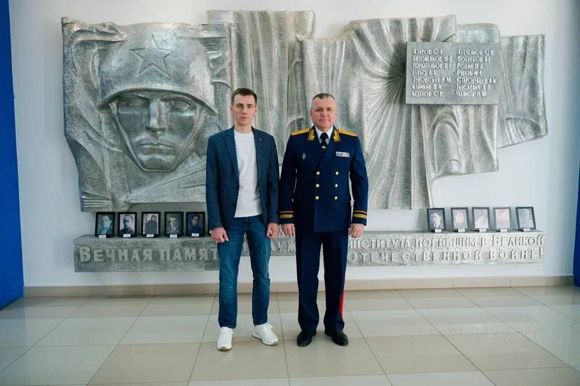 В Смоленске состоялась встреча руководителя СУ СК России по Смоленской области Анатолия Юрьевича Уханова и начальника Главного Штаба Всероссийского детско-юношеского военно-патриотического общественного движения «ЮНАРМИЯ»... В Смоленске состоялась встреча руководителя СУ СК России по Смоленской области Анатолия Юрьевича Уханова и начальника Главного Штаба Всероссийского детско-юношеского военно-патриотического общественного движения «ЮНАРМИЯ»...