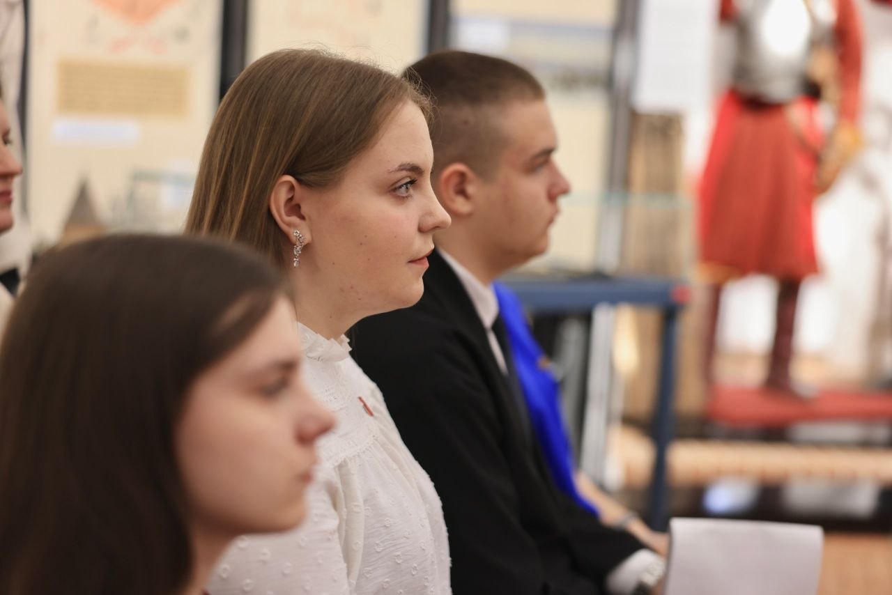 Артём Туров: В Смоленске обсудили перспективы развития молодежной политики и проекты Движения Первых на 2026 год Артём Туров: В Смоленске обсудили перспективы развития молодежной политики и проекты Движения Первых на 2026 год