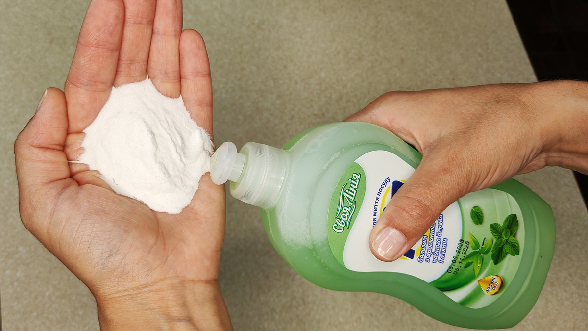 Как сода и средство для мытья посуды создают идеальное чистящее средство