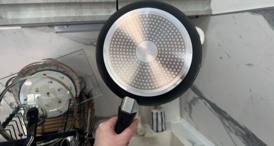 Как быстро избавиться от застарелого нагара на посуде