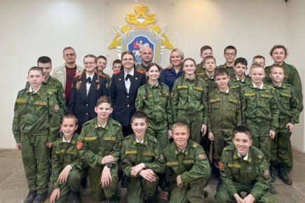 Сотрудники следственного управления Следственного комитета Российской Федерации по Смоленской области организовали экскурсию для кадетов 6 класса Смоленского фельдмаршала Кутузова кадетского корпуса