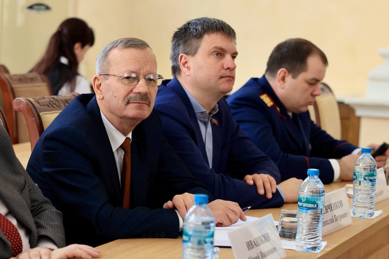 Василий Анохин: Забота о жителях, их здоровье и благополучии, поддержка защитников и их семей, развитие экономики – ключевые национальные цели, обозначенные Президентом Российской Федерации Владимиром Владимировичем Путиным Василий Анохин: Забота о жителях, их здоровье и благополучии, поддержка защитников и их семей, развитие экономики – ключевые национальные цели, обозначенные Президентом Российской Федерации Владимиром Владимировичем Путиным