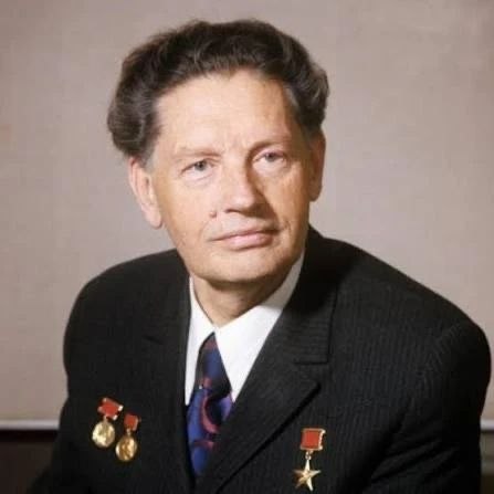 Юрию Гагарину и Борису Петрову присвоят звания почётных граждан Смоленской области Юрию Гагарину и Борису Петрову присвоят звания почётных граждан Смоленской области