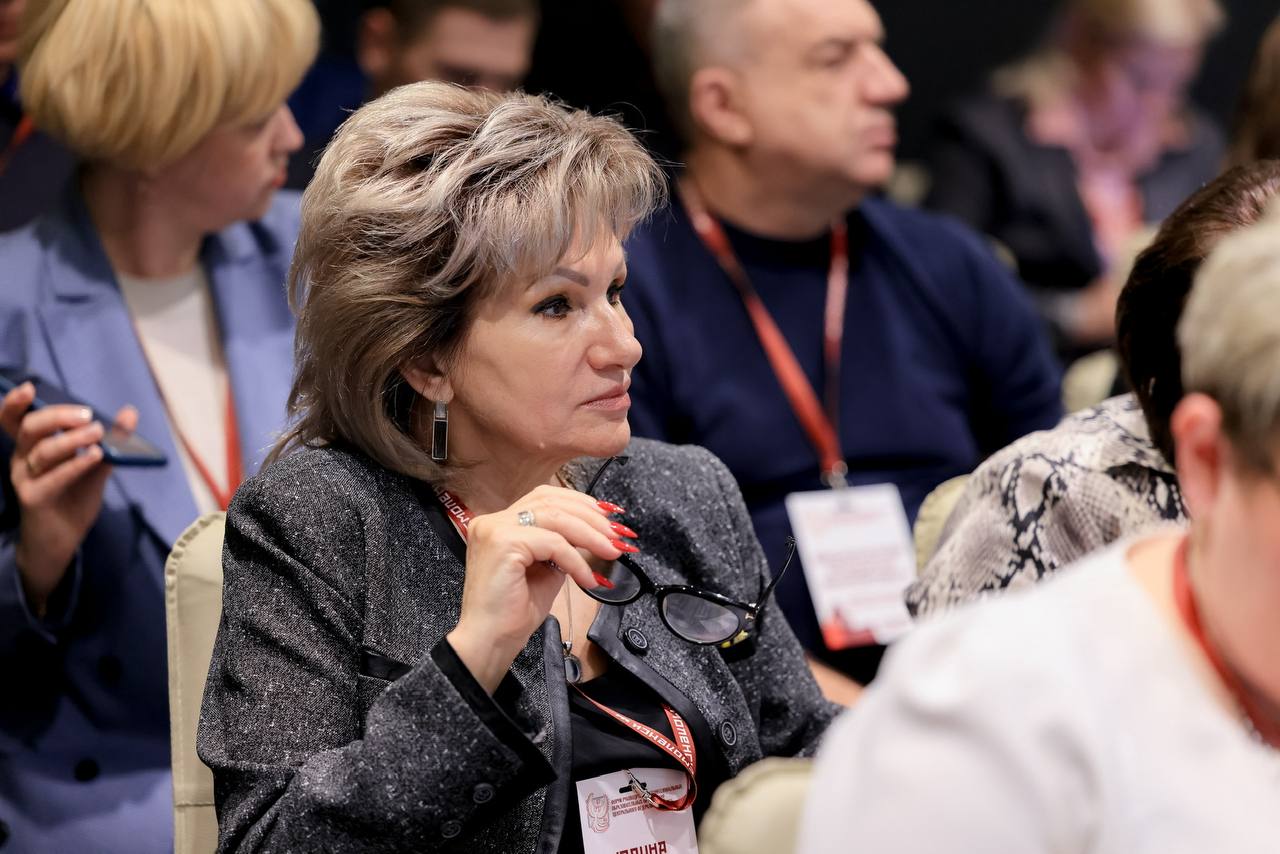 Василий Анохин: Смоленск – Молодежная столица России-2026 – сегодня стал площадкой для важного диалога о будущем наших сельских территорий Василий Анохин: Смоленск – Молодежная столица России-2026 – сегодня стал площадкой для важного диалога о будущем наших сельских территорий