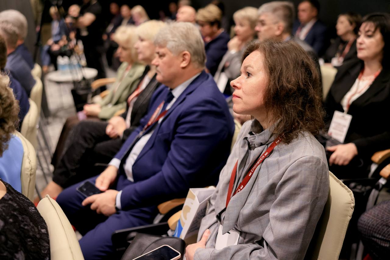 Василий Анохин: Смоленск – Молодежная столица России-2026 – сегодня стал площадкой для важного диалога о будущем наших сельских территорий Василий Анохин: Смоленск – Молодежная столица России-2026 – сегодня стал площадкой для важного диалога о будущем наших сельских территорий