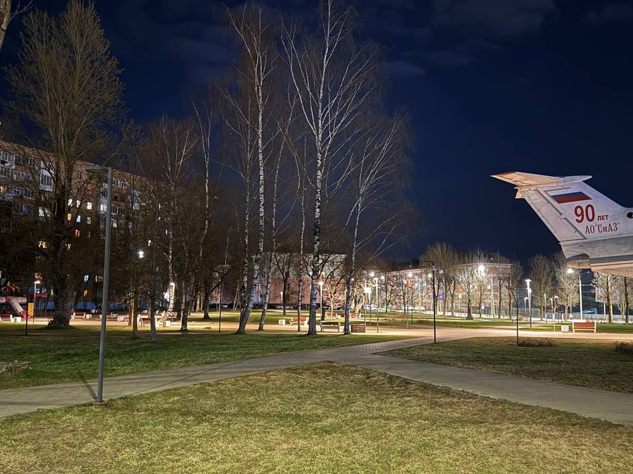 Глава города проверил качество освещения в смоленских парках Глава города проверил качество освещения в смоленских парках