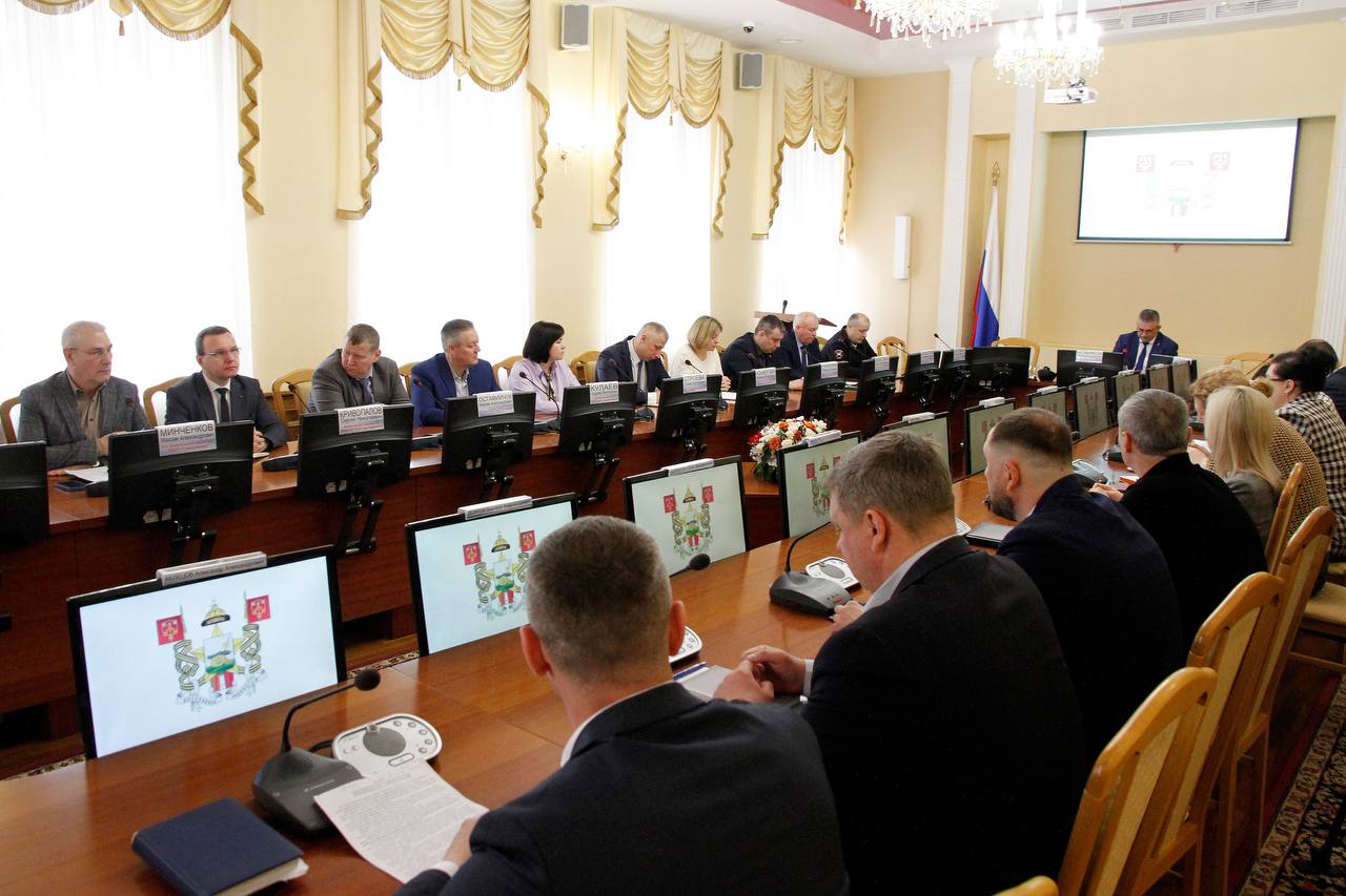 Александр Новиков: Провел очередную общегородскую планерку, на которой в первую очередь обсудили состояние наших общественных территорий после зимы Александр Новиков: Провел очередную общегородскую планерку, на которой в первую очередь обсудили состояние наших общественных территорий после зимы