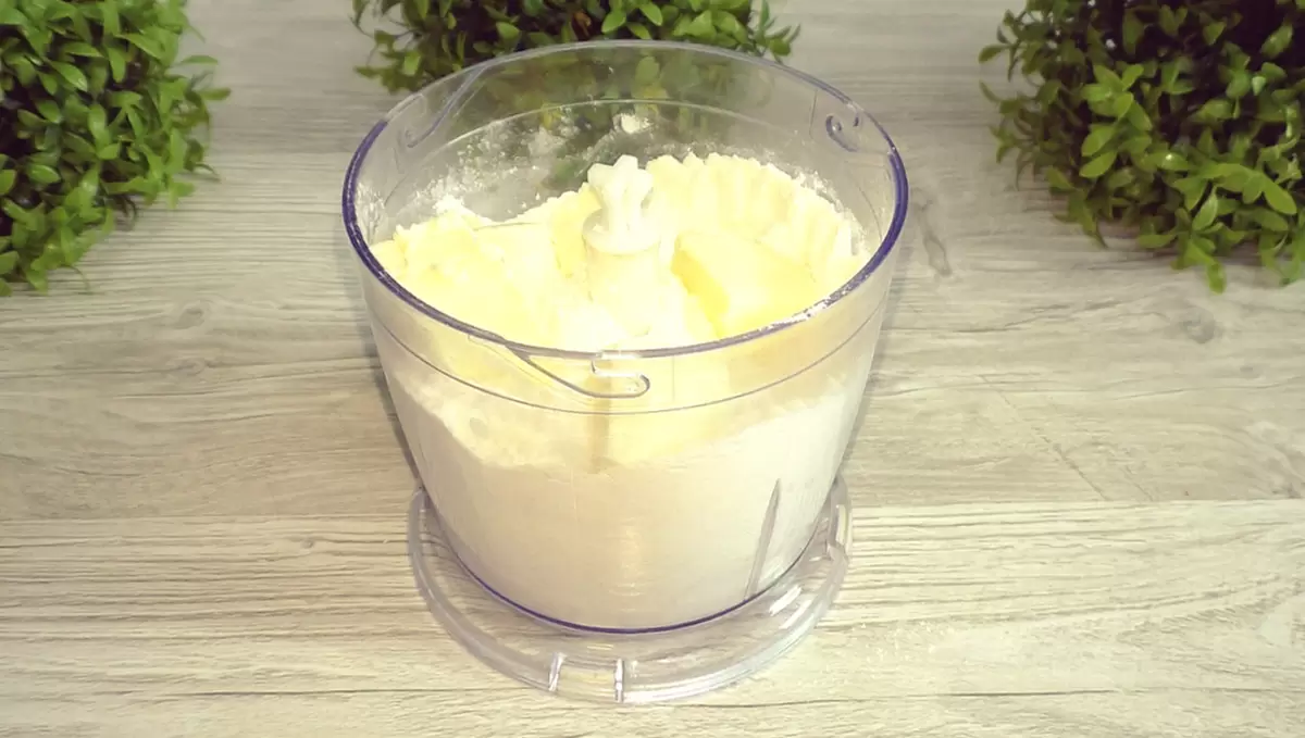 Нежный пирог с ягодами: простое лакомство для чая