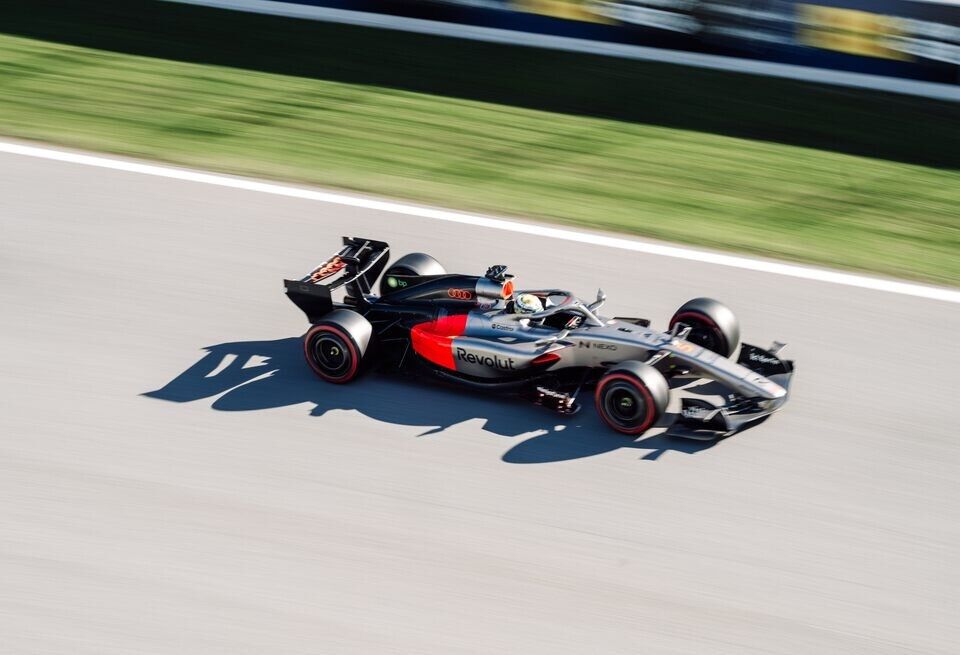 ���������� Audi R26 �� ������: ������ ���� � ������ � ������� 1
