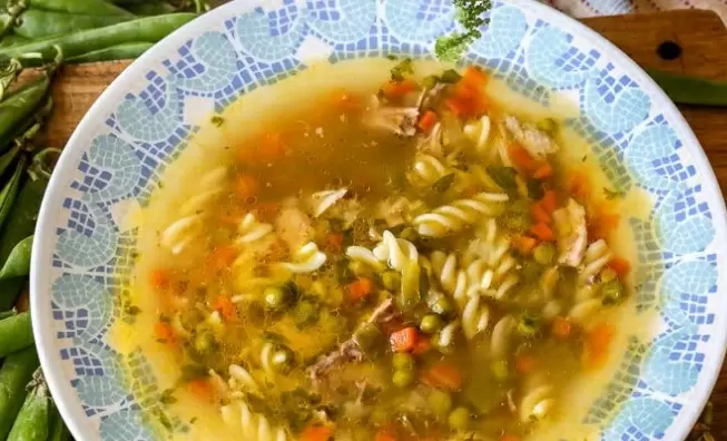 Секреты летнего супа минестроне с зеленым горошком