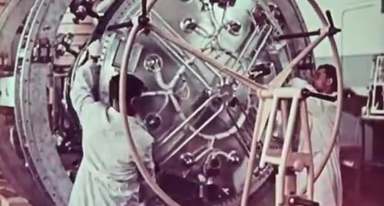 Василий Анохин: Дорогие смоляне! От всей души поздравляю вас с Днем космонавтики!