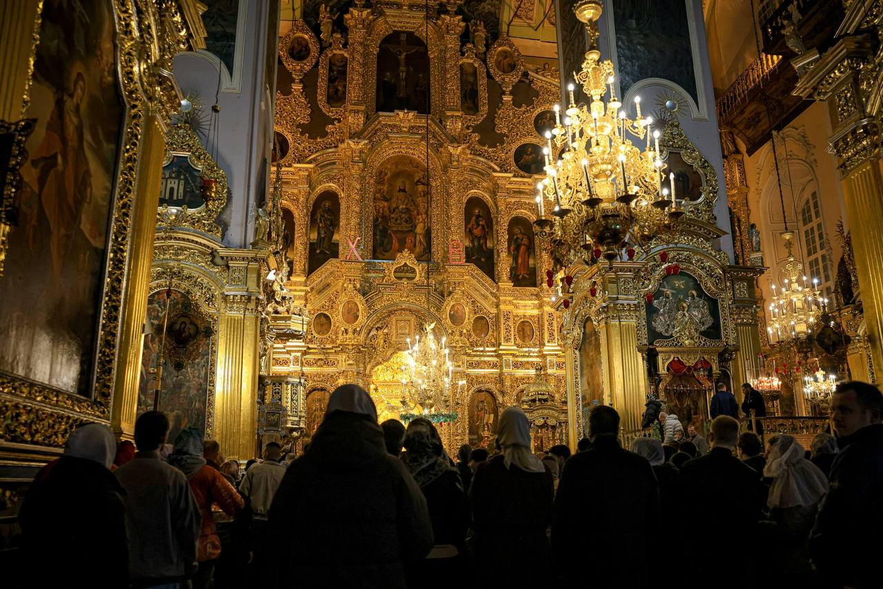 Василий Анохин: В храмах Смоленской области сегодня проходят Пасхальные богослужения