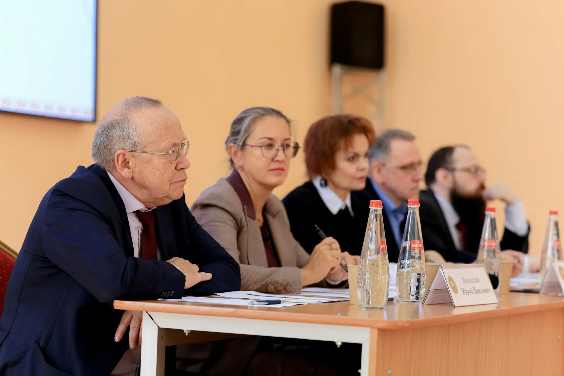 Василий Анохин: В Смоленске – Молодёжной столице России-2026 сразились сильнейшие интеллектуалы среди школьников региона Василий Анохин: В Смоленске – Молодёжной столице России-2026 сразились сильнейшие интеллектуалы среди школьников региона