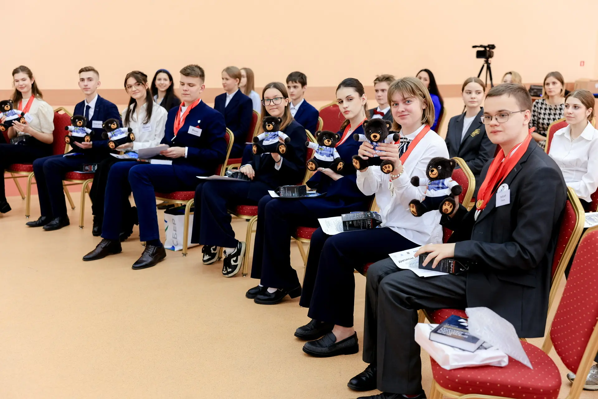 Василий Анохин: В Смоленске – Молодёжной столице России-2026 сразились сильнейшие интеллектуалы среди школьников региона Василий Анохин: В Смоленске – Молодёжной столице России-2026 сразились сильнейшие интеллектуалы среди школьников региона