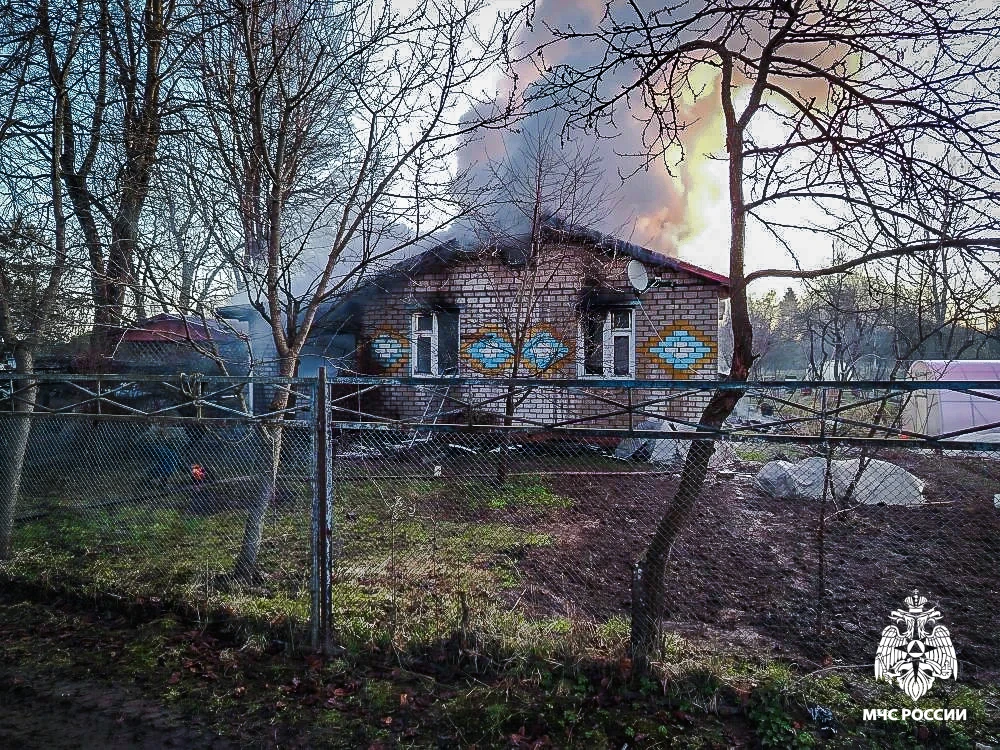 Пожилой смолянин получил ожоги, вернувшись в горящий дом Пожилой смолянин получил ожоги, вернувшись в горящий дом