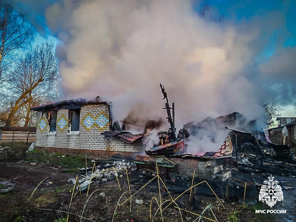 Пожилой смолянин получил ожоги, вернувшись в горящий дом Пожилой смолянин получил ожоги, вернувшись в горящий дом