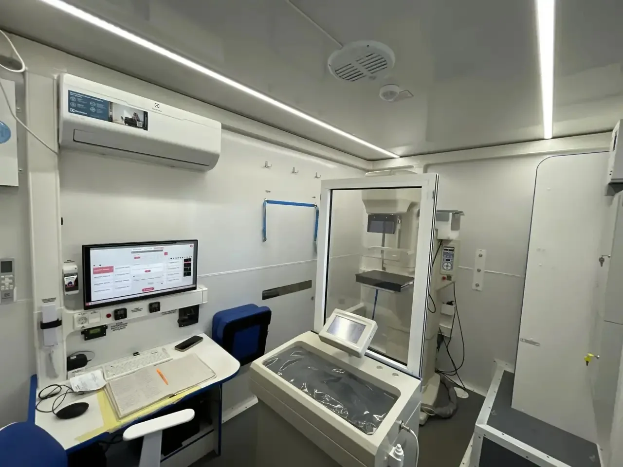 Василий Анохин: С начала года более 28 тысяч жителей отдаленных сел и деревень прошли обследования благодаря выездам передвижных медицинских комплексов Василий Анохин: С начала года более 28 тысяч жителей отдаленных сел и деревень прошли обследования благодаря выездам передвижных медицинских комплексов