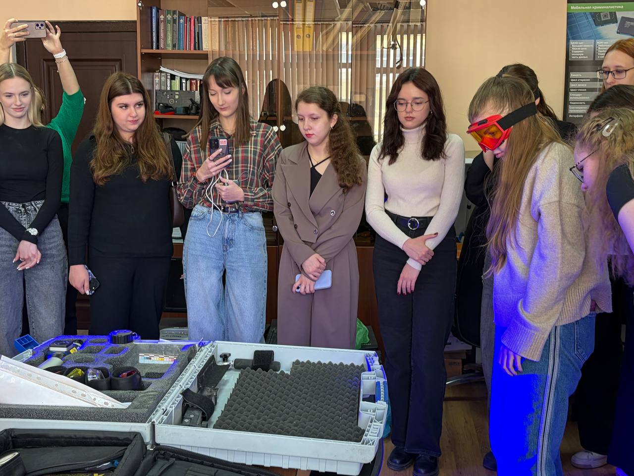 Офицеры следственного управления Следственного комитета России по Смоленской области провели профориентационное мероприятие для студентов Смоленского государственного университета Офицеры следственного управления Следственного комитета России по Смоленской области провели профориентационное мероприятие для студентов Смоленского государственного университета