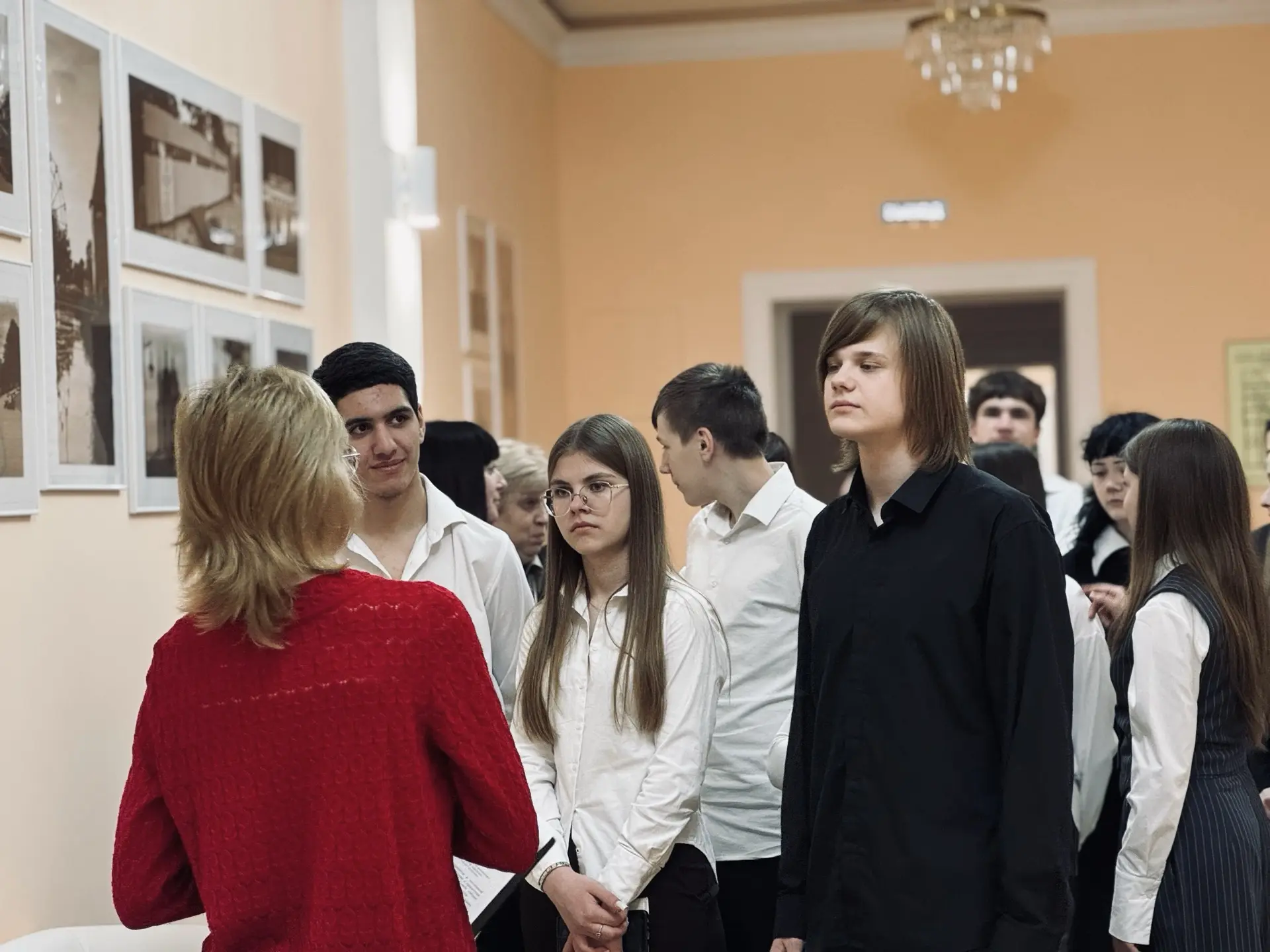 Александр Новиков: Сегодня в Администрацию города на экскурсию пришли ученики школы №22 — ребятам показали, как мы работаем, рассказали о структуре, провели по коридорам и кабинетам Александр Новиков: Сегодня в Администрацию города на экскурсию пришли ученики школы №22 — ребятам показали, как мы работаем, рассказали о структуре, провели по коридорам и кабинетам