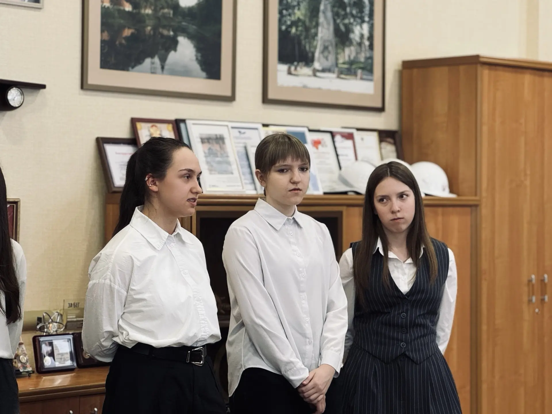 Александр Новиков: Сегодня в Администрацию города на экскурсию пришли ученики школы №22 — ребятам показали, как мы работаем, рассказали о структуре, провели по коридорам и кабинетам Александр Новиков: Сегодня в Администрацию города на экскурсию пришли ученики школы №22 — ребятам показали, как мы работаем, рассказали о структуре, провели по коридорам и кабинетам