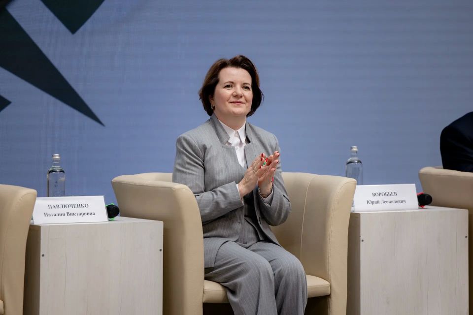 Василий Анохин: Смоленская земля — это живая летопись мужества, которая веками принимала на себя первые удары врага, защищая Москву и Россию Василий Анохин: Смоленская земля — это живая летопись мужества, которая веками принимала на себя первые удары врага, защищая Москву и Россию