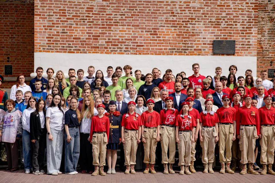 Василий Анохин: Смоленск — один из древнейших городов России, город-воин, который на протяжении веков стоял на пути завоевателей Василий Анохин: Смоленск — один из древнейших городов России, город-воин, который на протяжении веков стоял на пути завоевателей