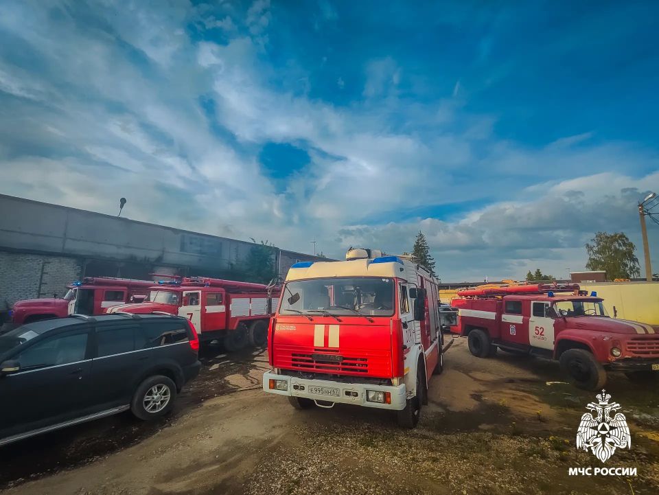 Склад покрышек удалось спасти от полного уничтожения