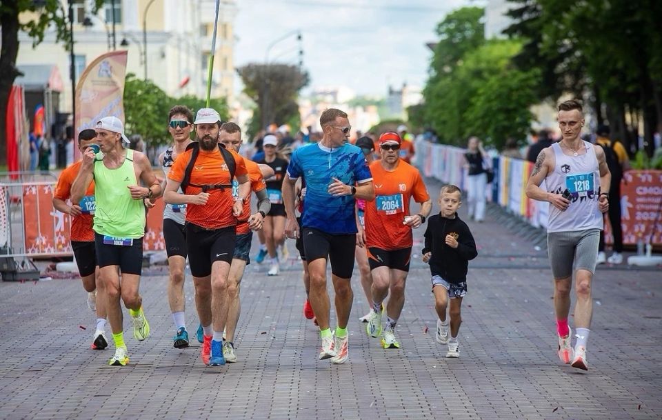 Василий Анохин: Бег объединяет поколения, позволяет почувствовать себя частью большой спортивной семьи и вдохновляет на личные победы Василий Анохин: Бег объединяет поколения, позволяет почувствовать себя частью большой спортивной семьи и вдохновляет на личные победы