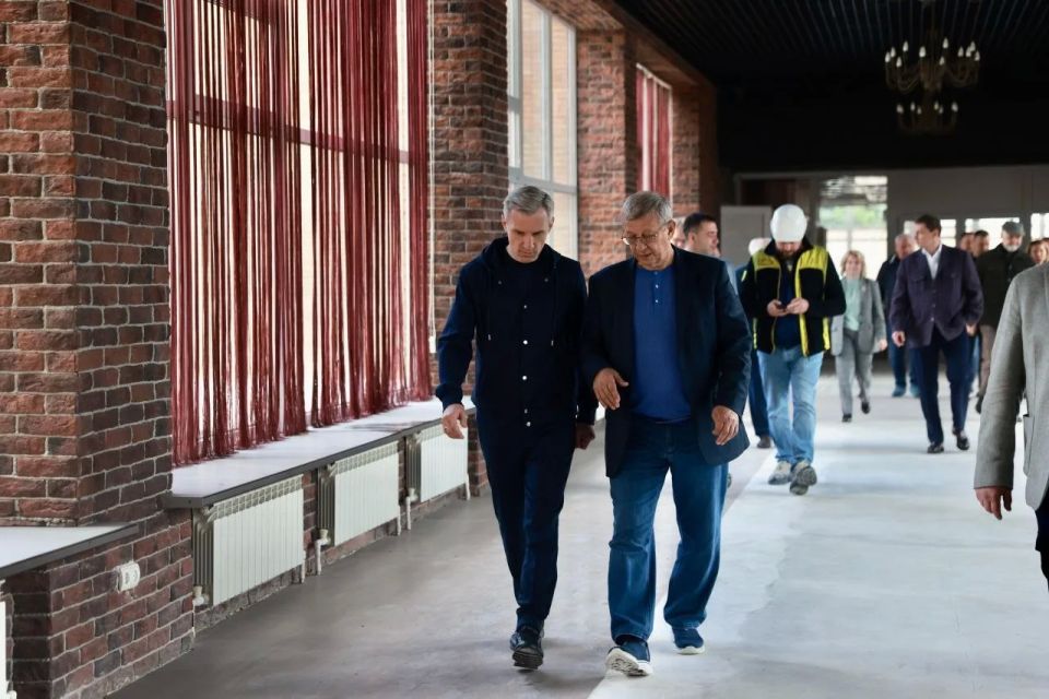 Василий Анохин: В Демидовском муниципальном округе реализуем масштабный проект по созданию современного оздоровительного комплекса на базе действующего санатория имени Н.М. Пржевальского. Соглашение о его реализации было... Василий Анохин: В Демидовском муниципальном округе реализуем масштабный проект по созданию современного оздоровительного комплекса на базе действующего санатория имени Н.М. Пржевальского. Соглашение о его реализации было...