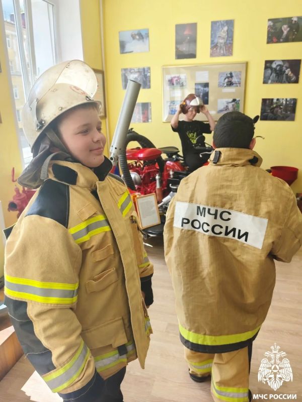 Накануне каникул. Учебный год закончен, оценки выставлены, учебники сданы, на носу – каникулы, настроение замечательное! А что может быть лучше в последние майские деньки, чем захватывающее путешествие в мир героической... Накануне каникул. Учебный год закончен, оценки выставлены, учебники сданы, на носу – каникулы, настроение замечательное! А что может быть лучше в последние майские деньки, чем захватывающее путешествие в мир героической...