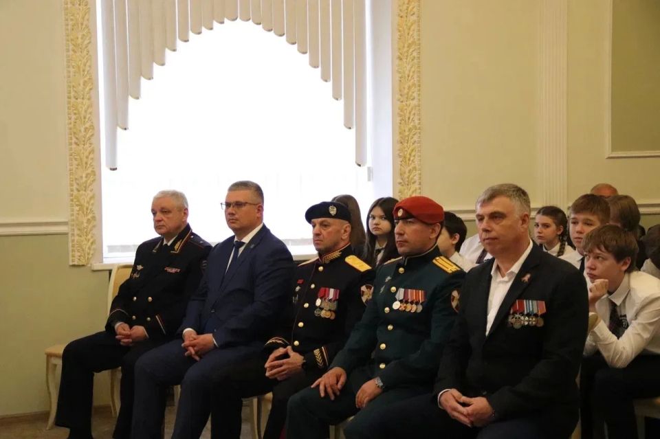 В двух смоленских школах откроются кадетские классы с правоохранительным уклоном В двух смоленских школах откроются кадетские классы с правоохранительным уклоном