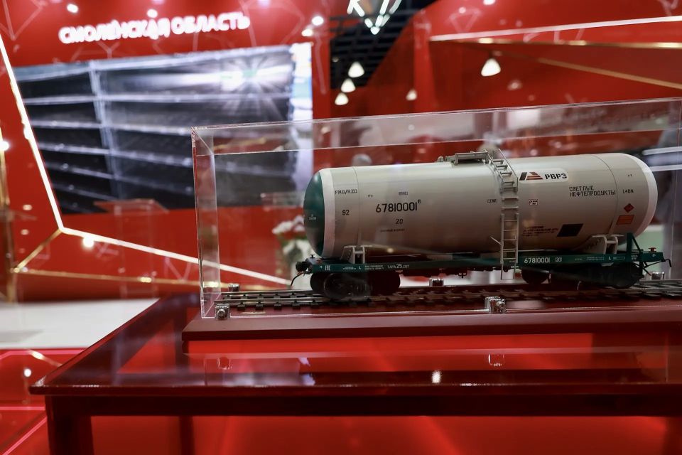 Василий Анохин: 29-й Петербургский международный экономический форум официально стартовал сегодня в Северной столице России Василий Анохин: 29-й Петербургский международный экономический форум официально стартовал сегодня в Северной столице России