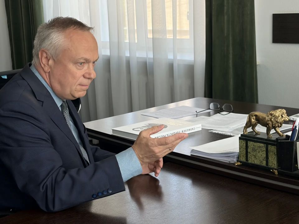 Руководитель и члены поискового отряда СКР «Следопыт» передали исторические экспонаты в Музей Памяти Руководитель и члены поискового отряда СКР «Следопыт» передали исторические экспонаты в Музей Памяти