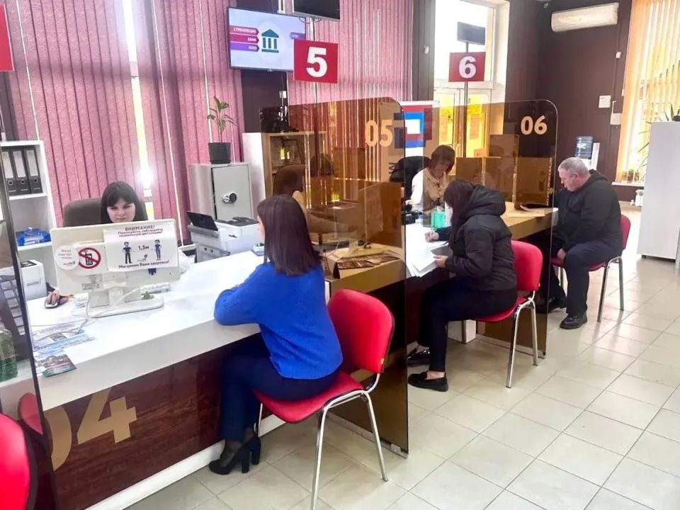 Василий Анохин: МФЦ Смоленской области признаны одними из лучших в России Василий Анохин: МФЦ Смоленской области признаны одними из лучших в России