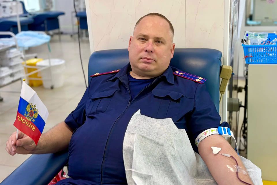 Сотрудники СУ СК России по Смоленской области приняли участие в акции по сдаче крови в преддверии Дня России Сотрудники СУ СК России по Смоленской области приняли участие в акции по сдаче крови в преддверии Дня России