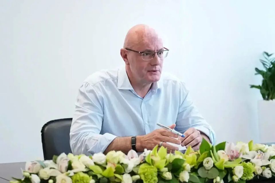 Дмитрий Чернышенко провел рабочую встречу с губернатором Смоленской области Василием Анохиным на международном форуме «Путешествуй!» Дмитрий Чернышенко провел рабочую встречу с губернатором Смоленской области Василием Анохиным на международном форуме «Путешествуй!»