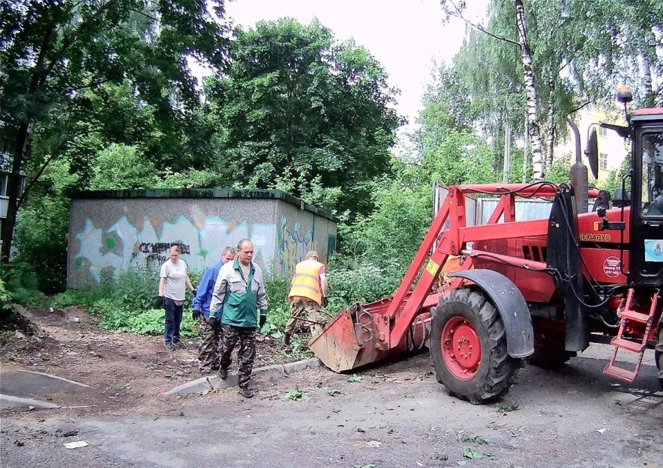 Смоленские коммунальщики борются с последствиями летней непогоды Смоленские коммунальщики борются с последствиями летней непогоды