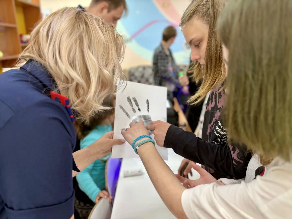 Сотрудники регионального СКР посетили Демидовский социально-реабилитационный центр «Исток» Сотрудники регионального СКР посетили Демидовский социально-реабилитационный центр «Исток»