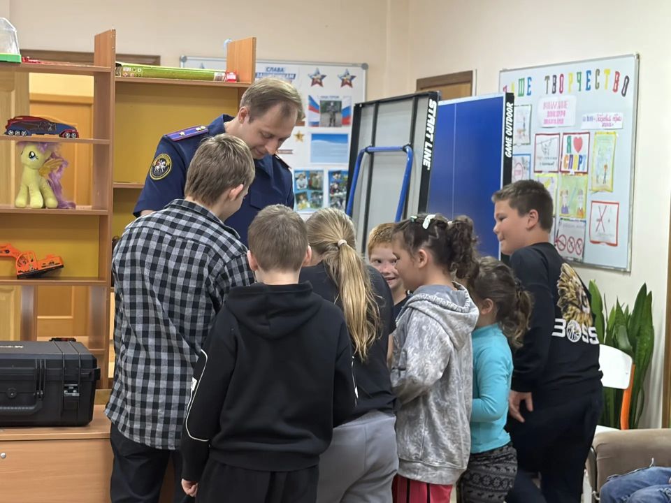 Сотрудники регионального СКР посетили Демидовский социально-реабилитационный центр «Исток» Сотрудники регионального СКР посетили Демидовский социально-реабилитационный центр «Исток»