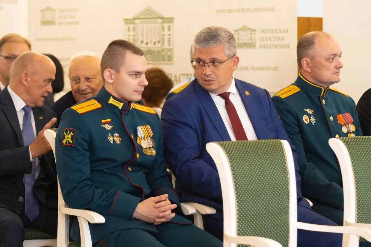 Александр Новиков: Вчера Губернатор Смоленской области Василий Анохин вручил дипломы выпускникам программы «Герои СВОего времени Александр Новиков: Вчера Губернатор Смоленской области Василий Анохин вручил дипломы выпускникам программы «Герои СВОего времени