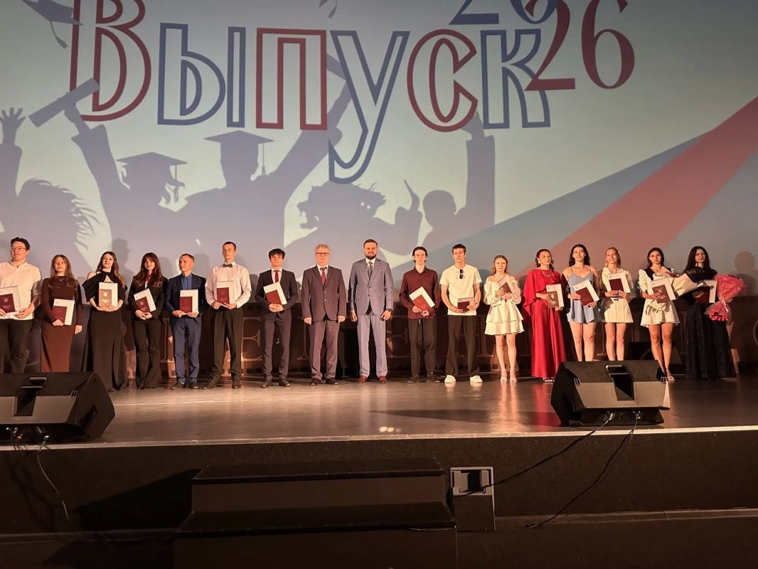 Артём Туров: Сегодня в Смоленске вручили дипломы выпускникам академии профессионального образования