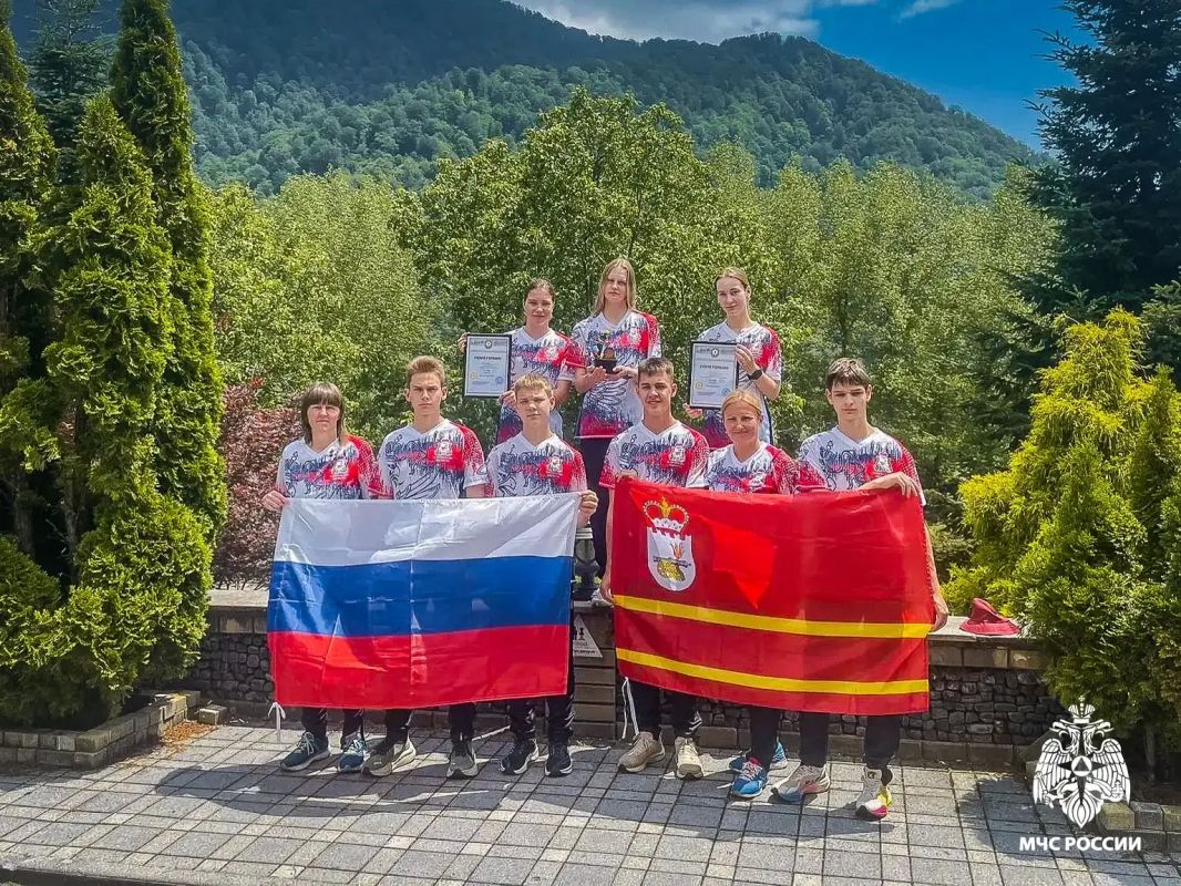 Юные смоленские спасатели отлично выступили на соревнованиях в Баку Юные смоленские спасатели отлично выступили на соревнованиях в Баку